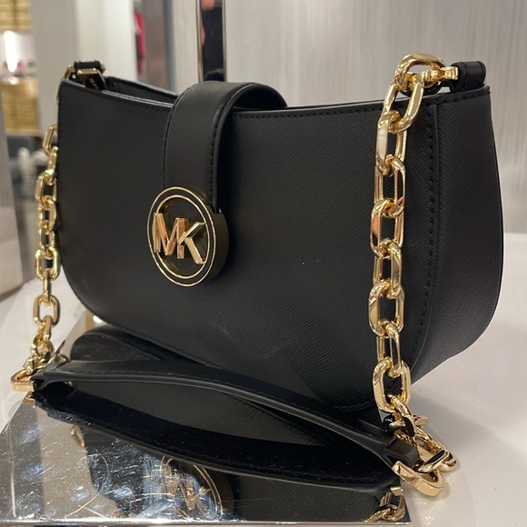 MICHAEL KORS
Carmen Small Shoulder Pochette Bag
Black 
NWT - Picture 13 of 16
